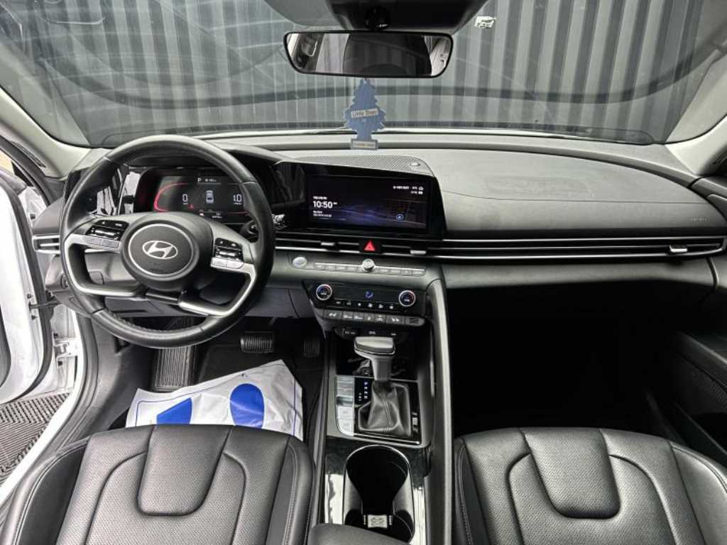 HYUNDAI Avante - Vista 7