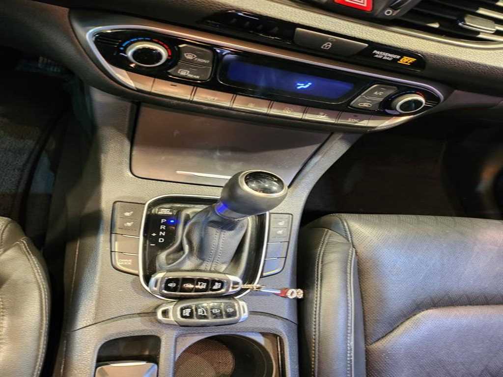 HYUNDAI i30 2017 Rojo - Importación desde Corea - HF Imports Iquique - Foto 16