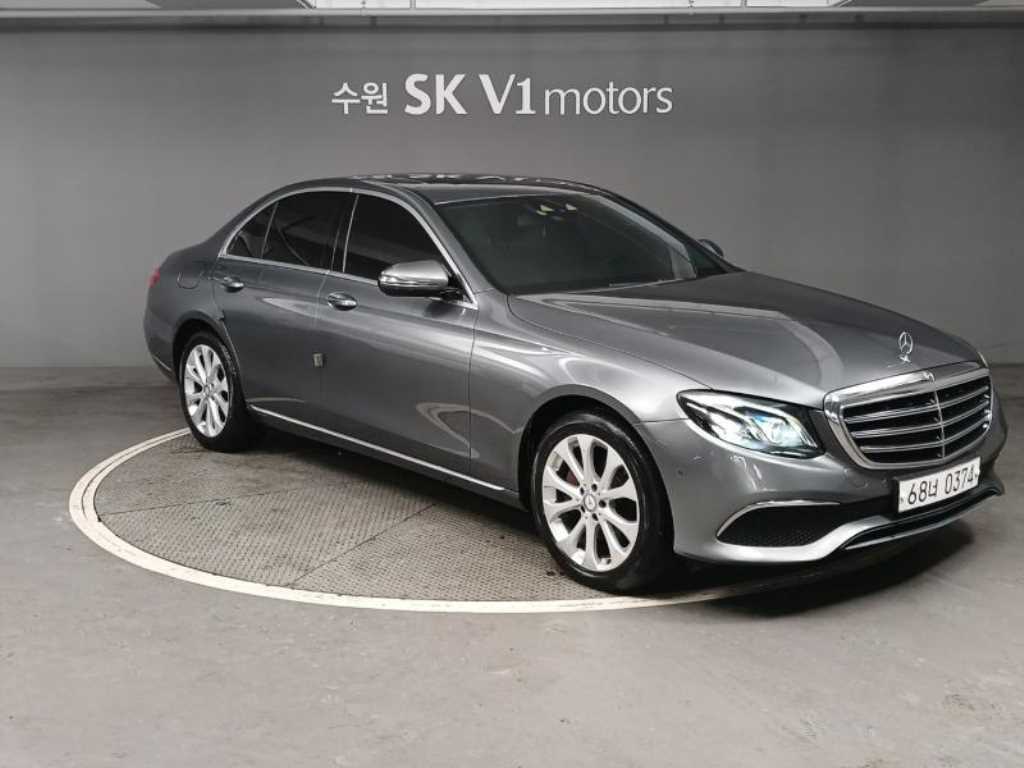Mercedes Benz E class - Vista 5