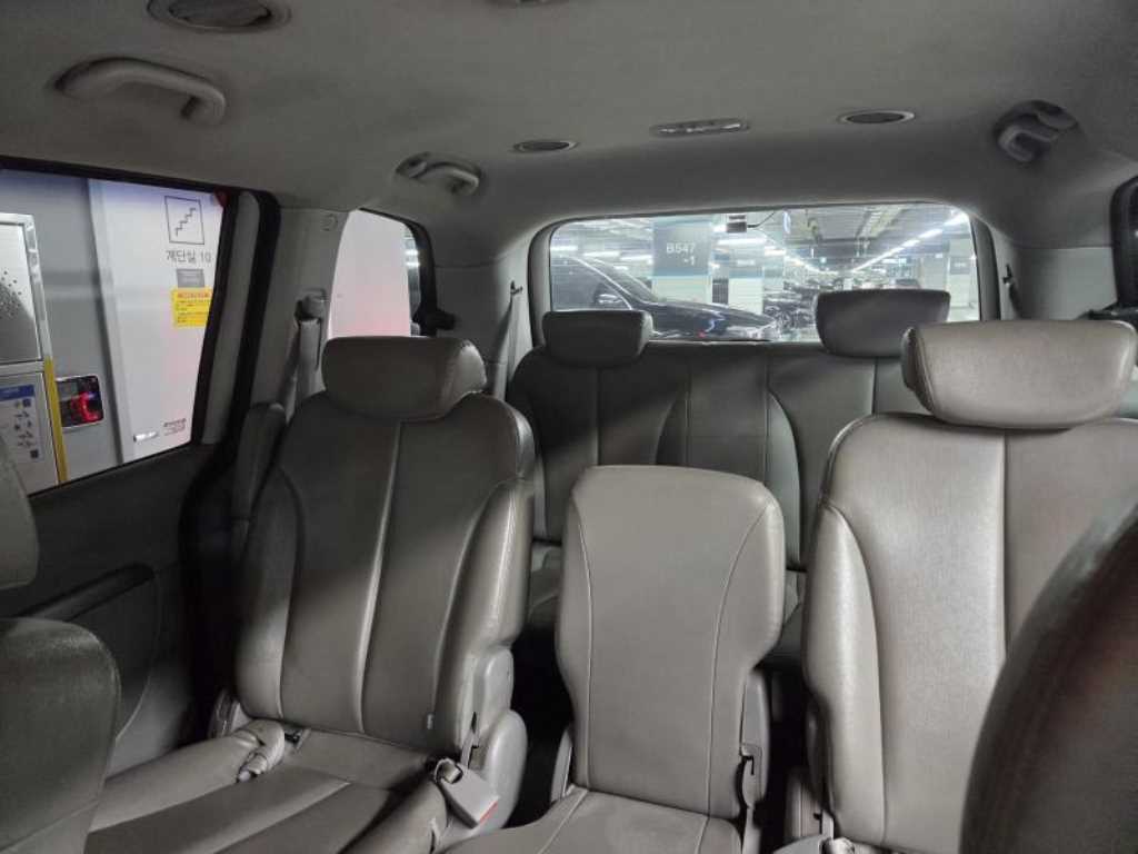 KIA Carnival 2011 Gris - Importación desde Corea - HF Imports Iquique - Foto 17