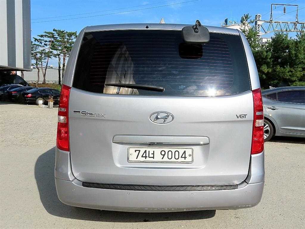 HYUNDAI Starex - Vista 4