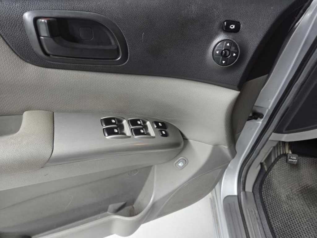 KIA Carnival - Vista 8