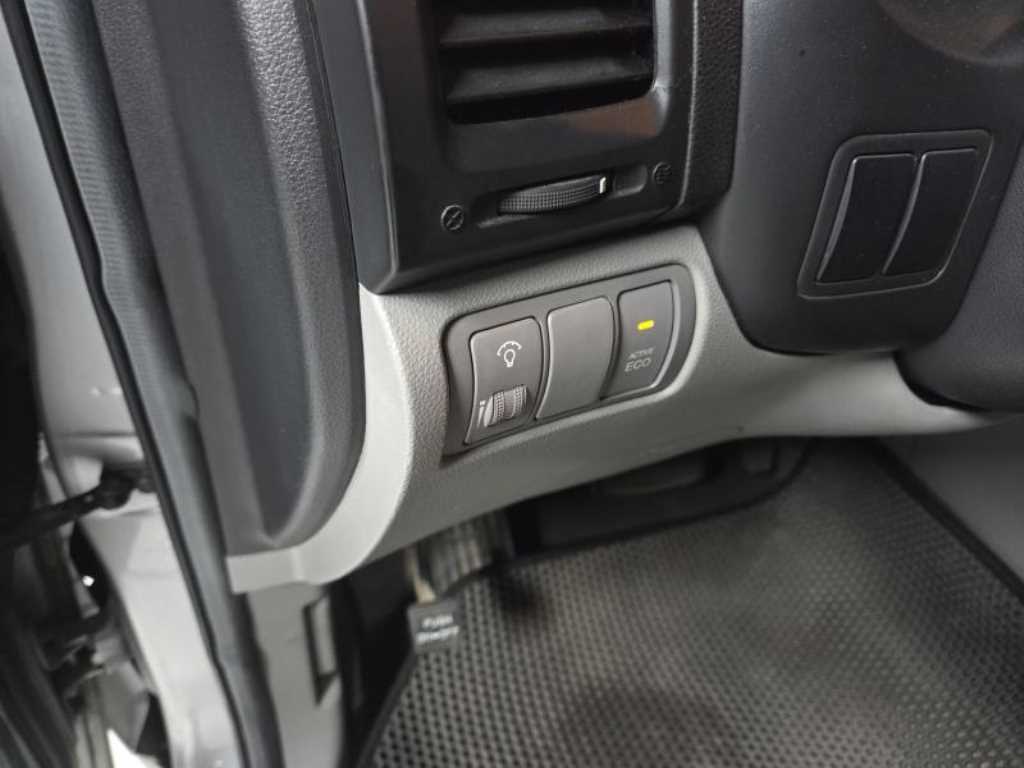 KIA Carnival - Vista 9