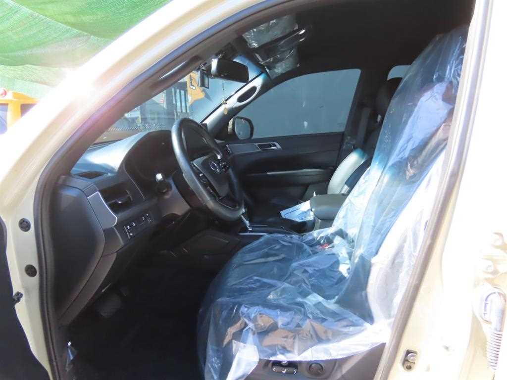 Ssangyong Rexton - Vista 9