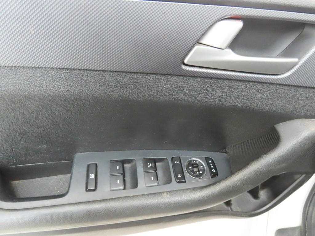 HYUNDAI Sonata - Vista 9