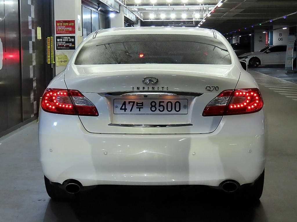 Infiniti Q - Vista 5