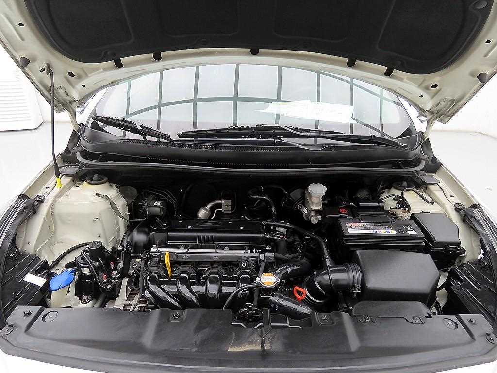 HYUNDAI Accent 2011 Blanco - Importación desde Corea - HF Imports Iquique - Foto 16