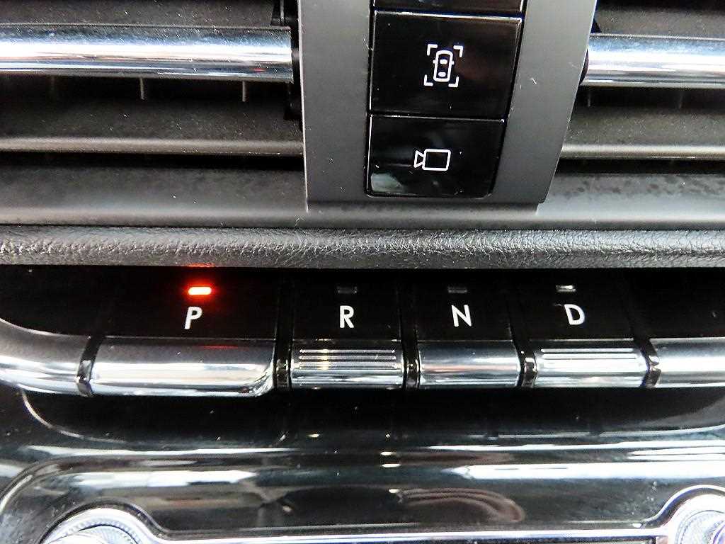 Lincoln Corsair - Vista 11