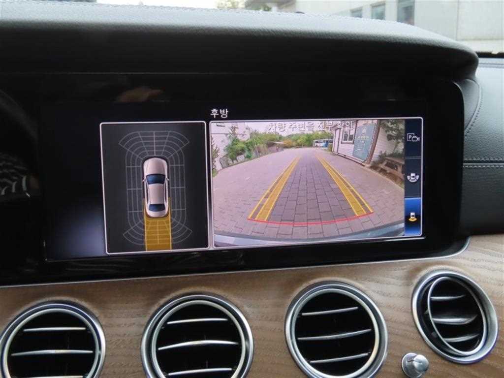 Mercedes Benz E class - Vista 10