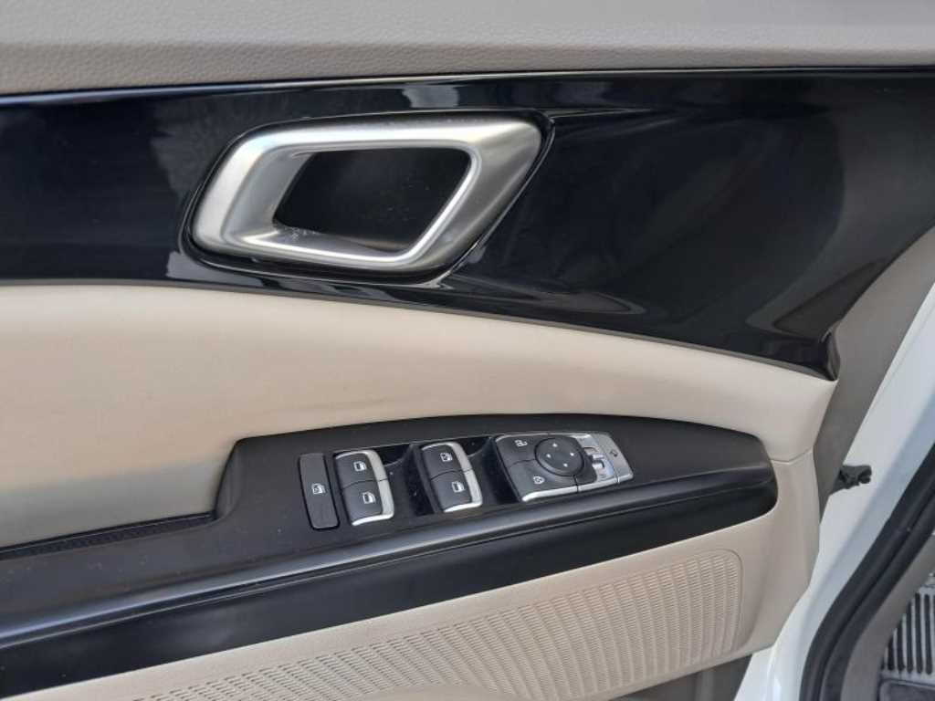 KIA Carnival - Vista 7