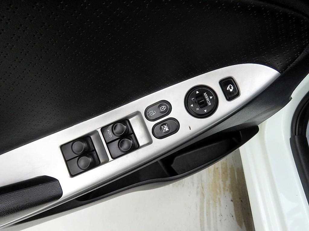 HYUNDAI Accent - Vista 8