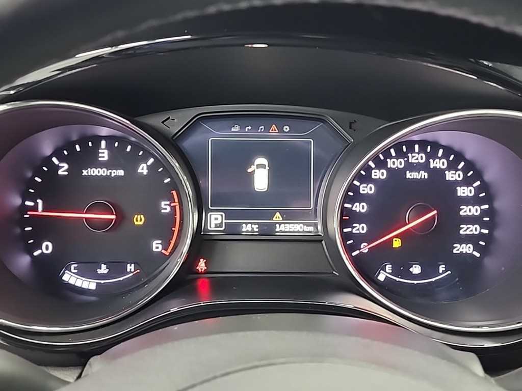 KIA Carnival - Vista 6