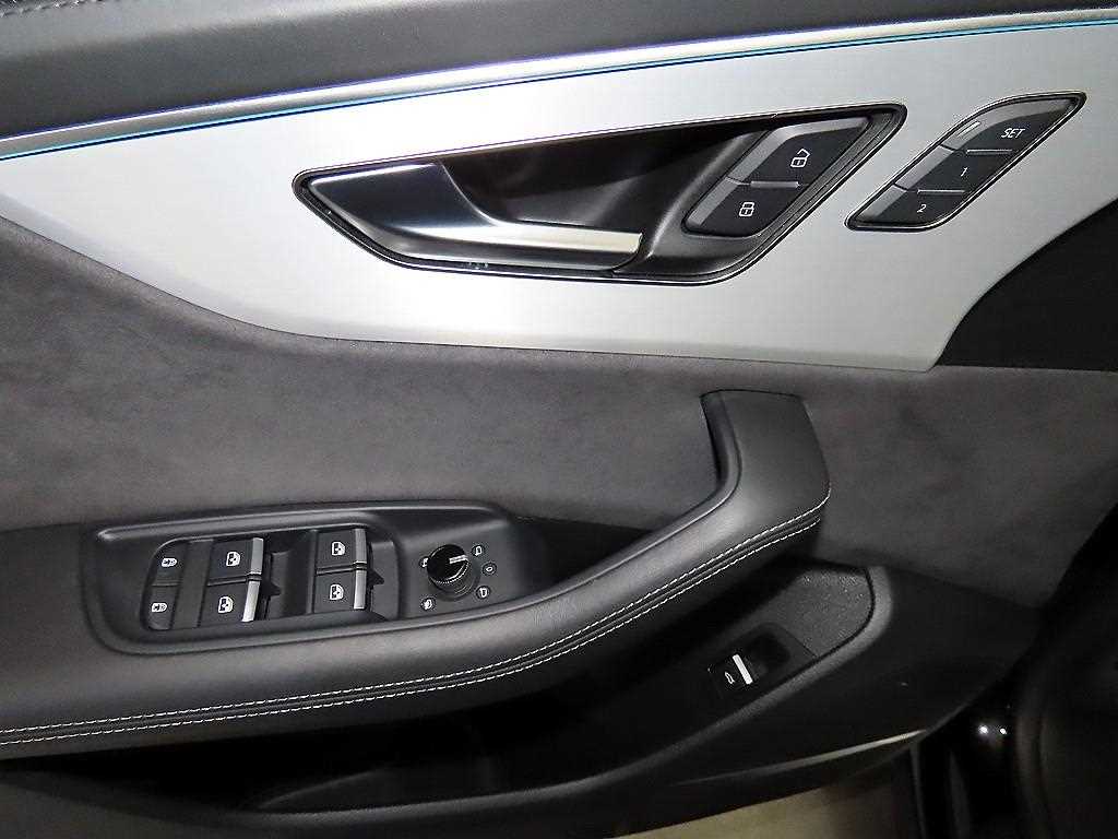 Audi Q8 2023 Negro - Importación desde Corea - HF Imports Iquique - Foto 13