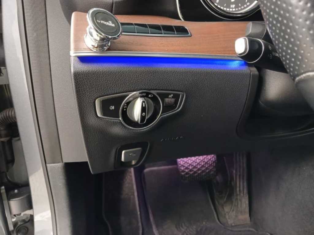 Mercedes Benz E class - Vista 12