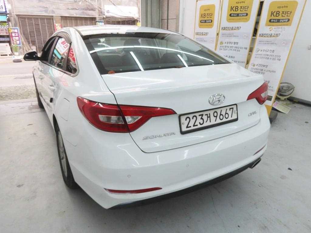 HYUNDAI Sonata - Vista 4