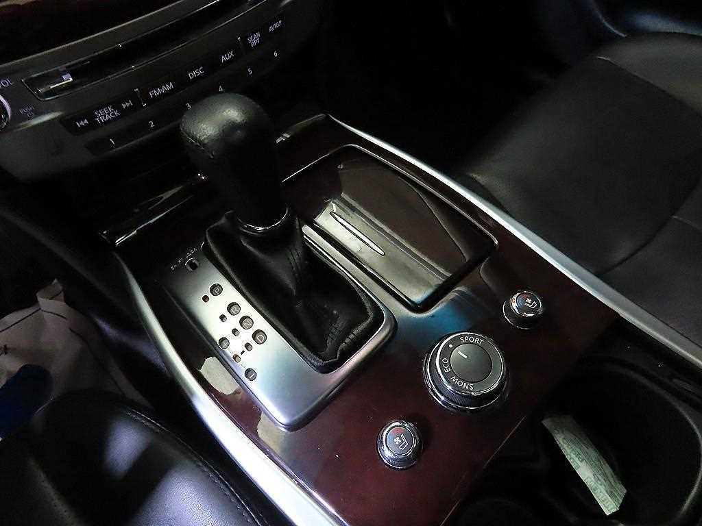 Infiniti Q - Vista 12