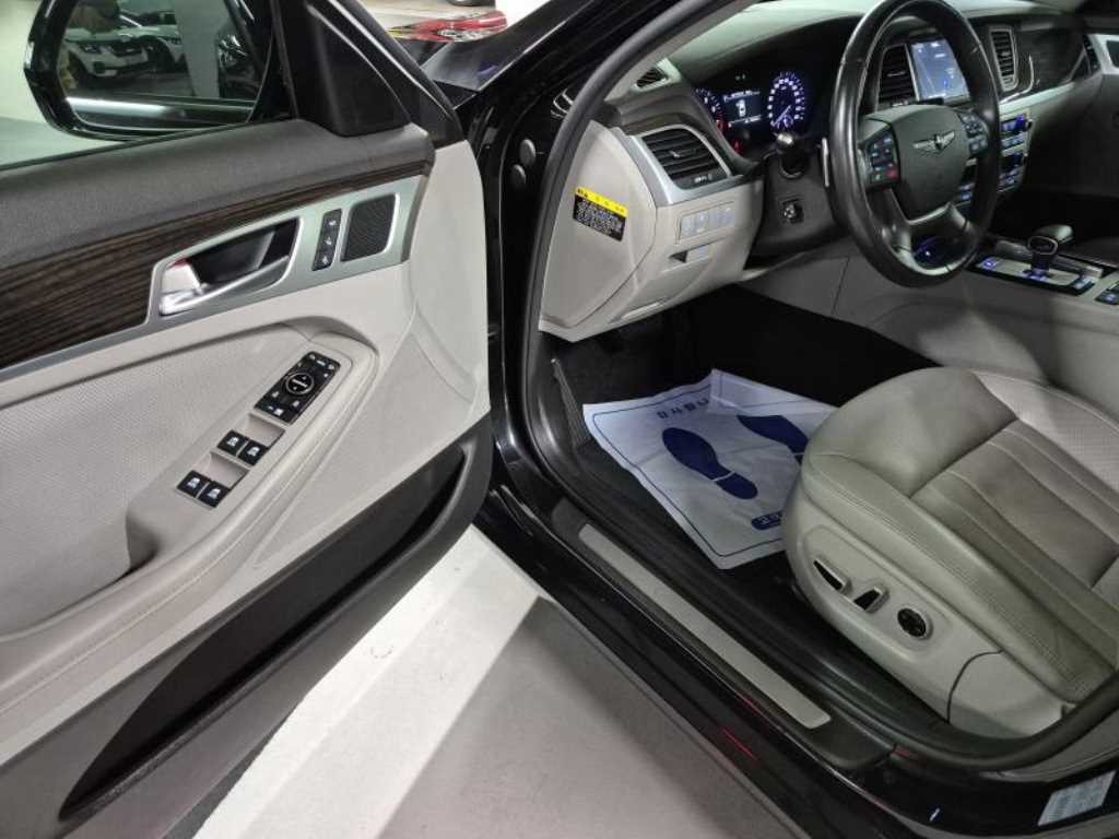 Genesis G80 - Vista 12