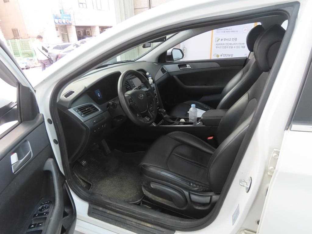 HYUNDAI Sonata - Vista 5