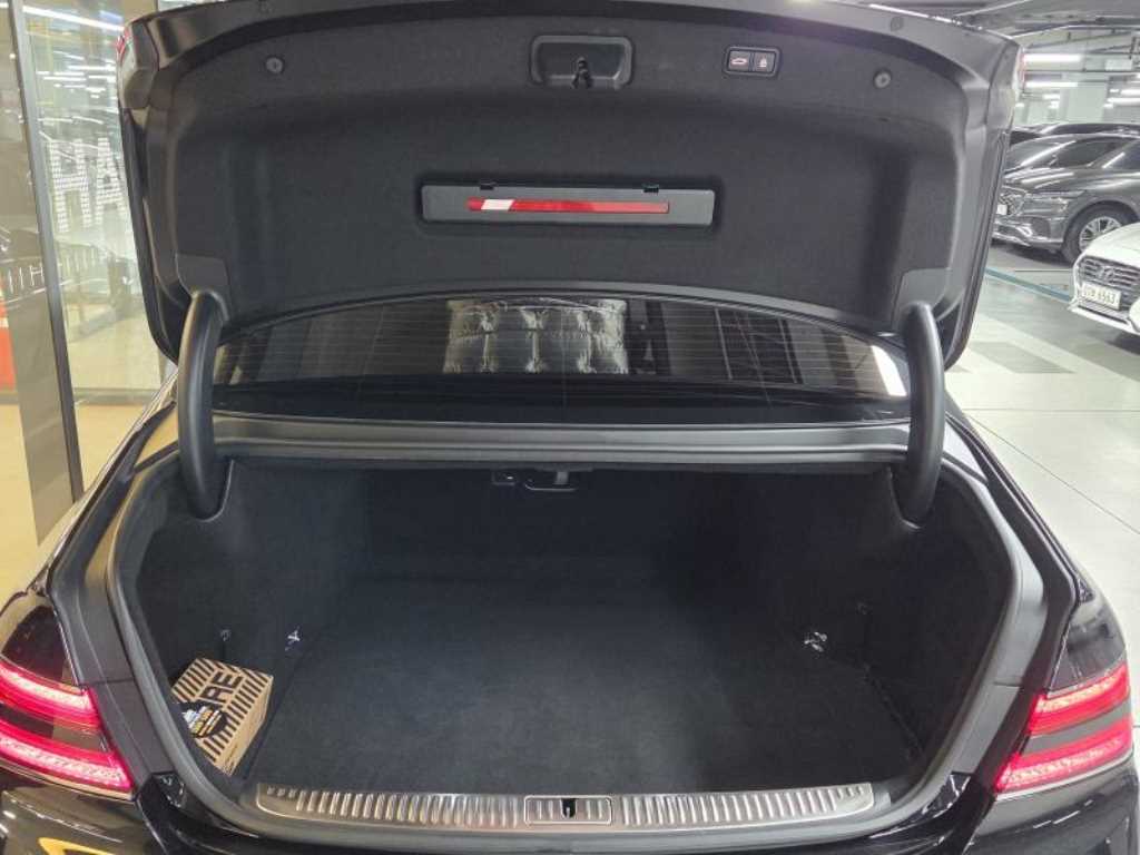 Genesis G90 - Vista 6