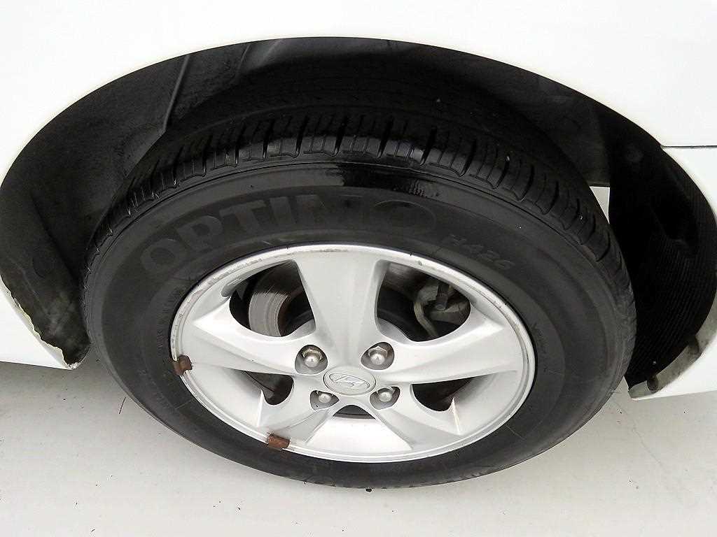 HYUNDAI Accent 2011 Blanco - Importación desde Corea - HF Imports Iquique - Foto 17