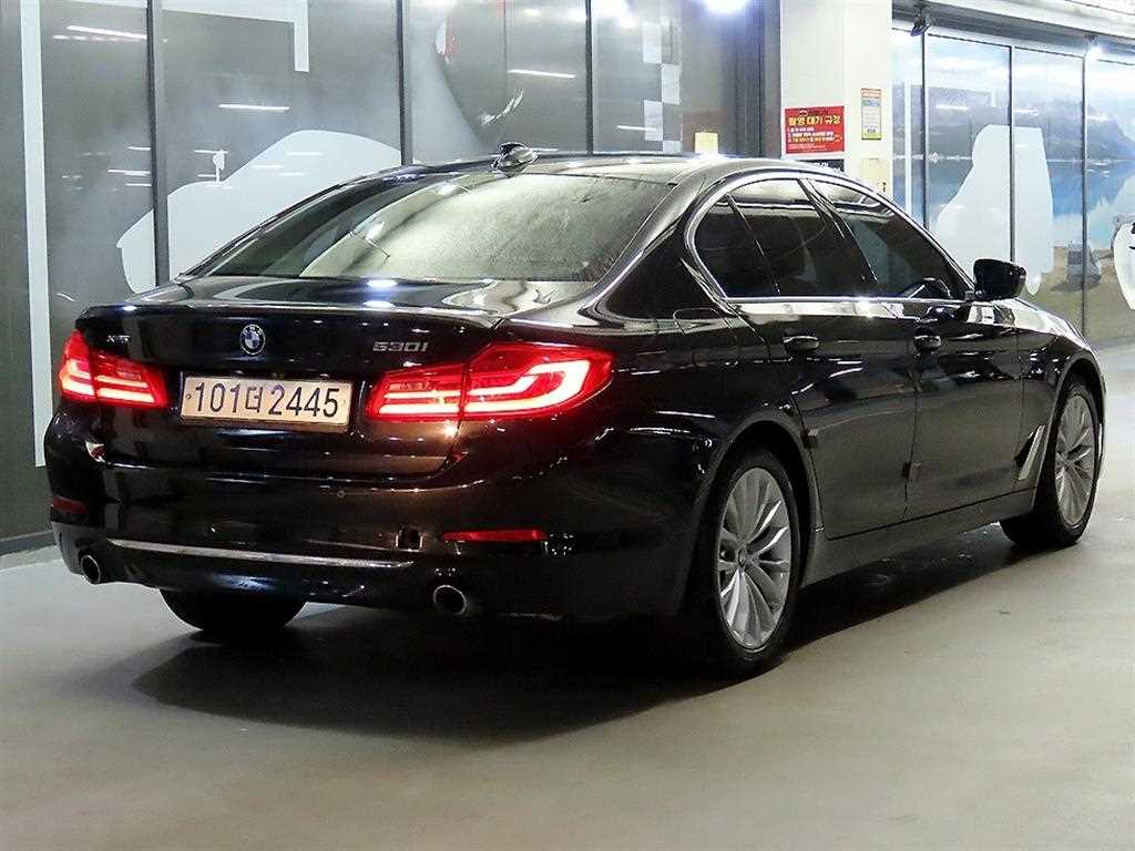 BMW 5 Series - Vista 4