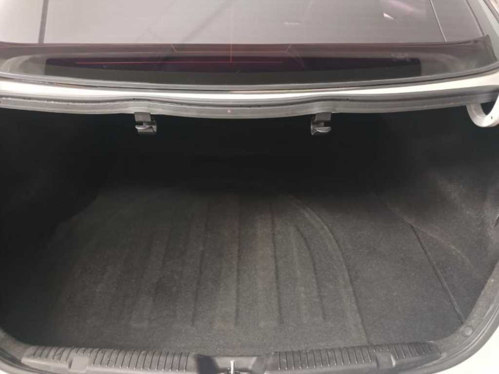 HYUNDAI Avante - Vista 2