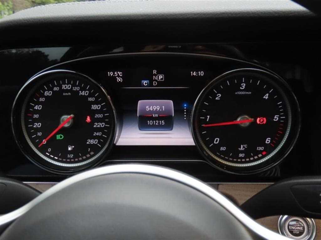 Mercedes Benz E class - Vista 5