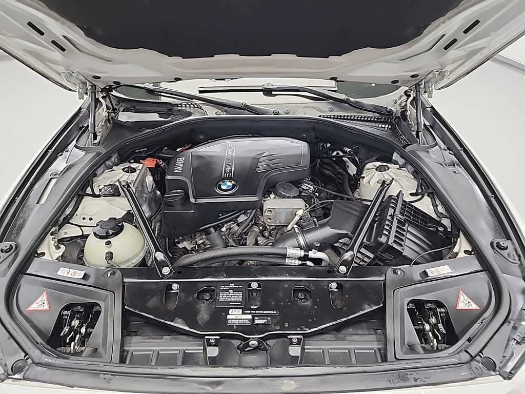 BMW 5 Series - Vista 5