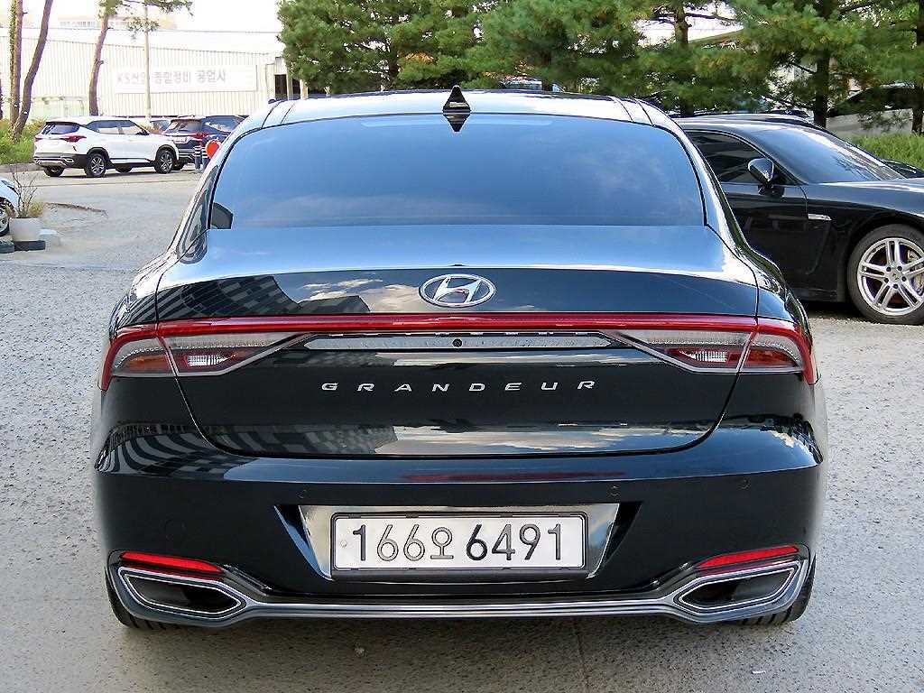 HYUNDAI Grandeur - Vista 4