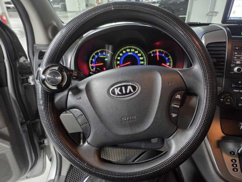 KIA Carnival - Vista 10