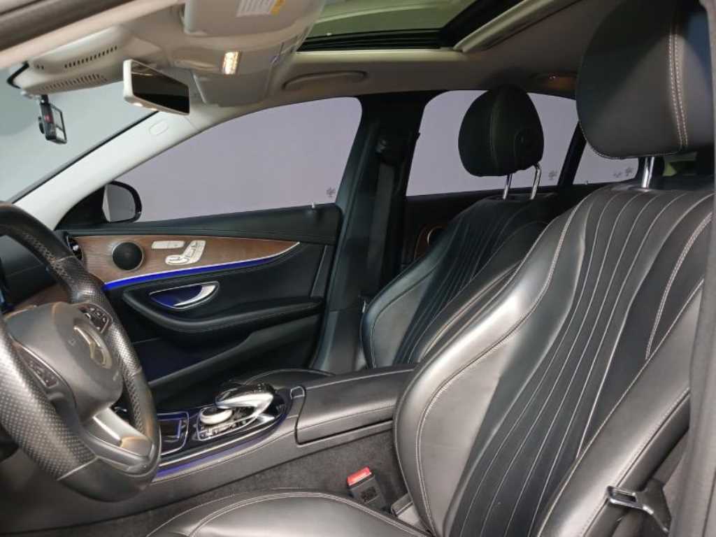 Mercedes Benz E class - Vista 7