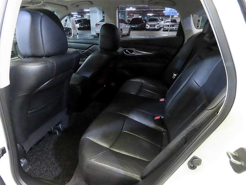 Infiniti Q - Vista 7