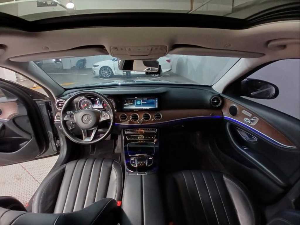 Mercedes Benz E class - Vista 6