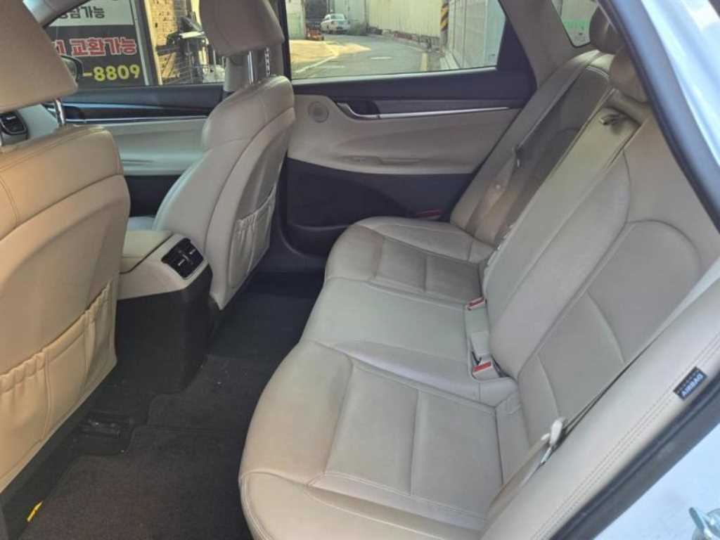 HYUNDAI Grandeur - Vista 5