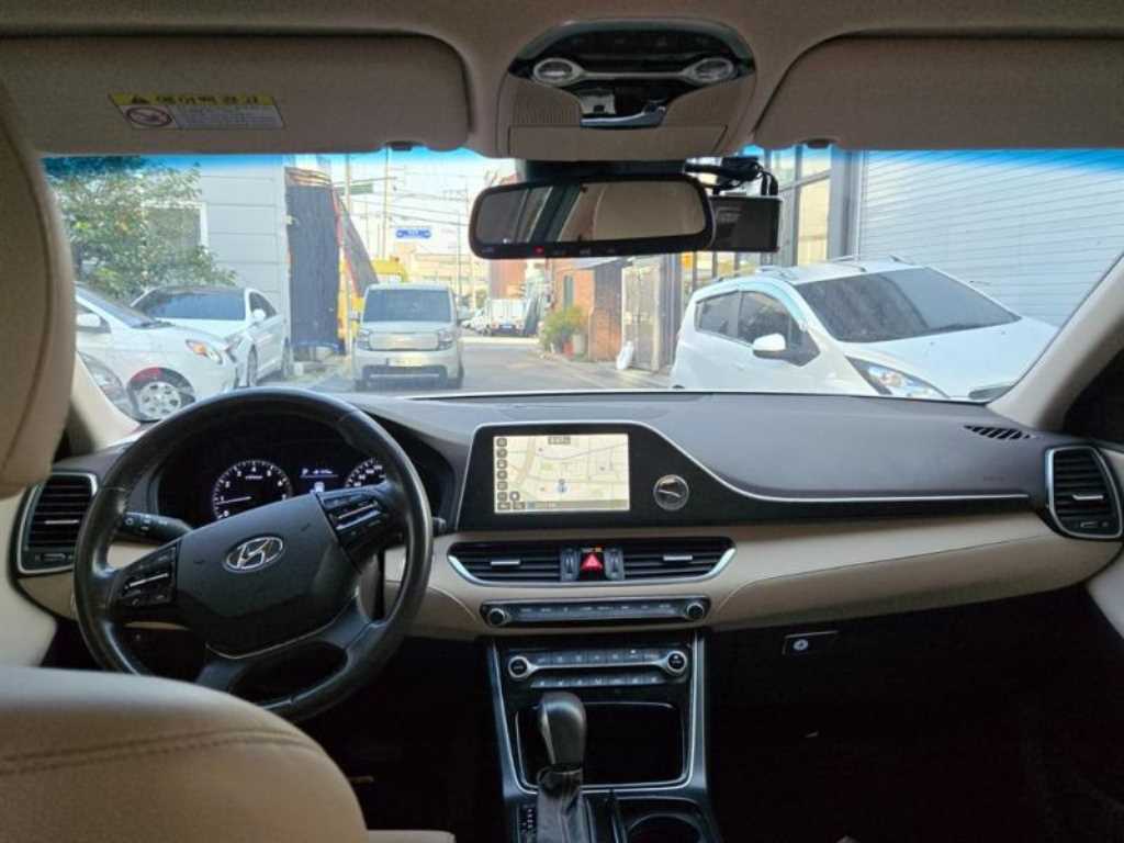 HYUNDAI Grandeur - Vista 6