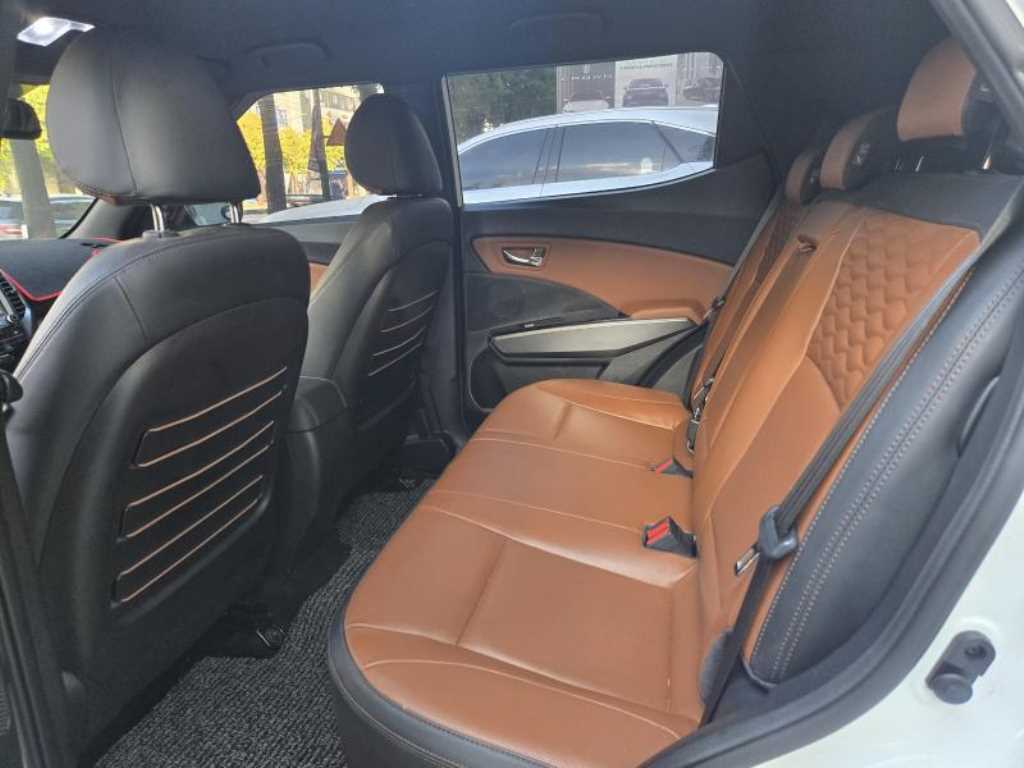 Ssangyong Tivoli - Vista 9