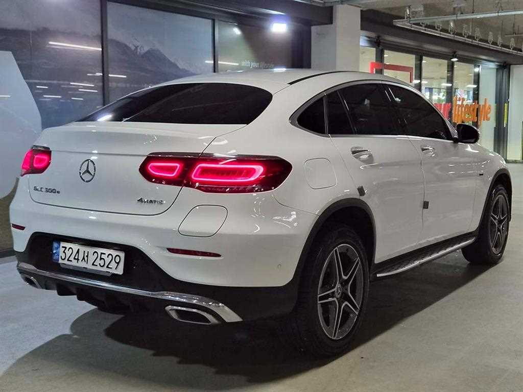 Mercedes Benz GLC Class - Vista 4
