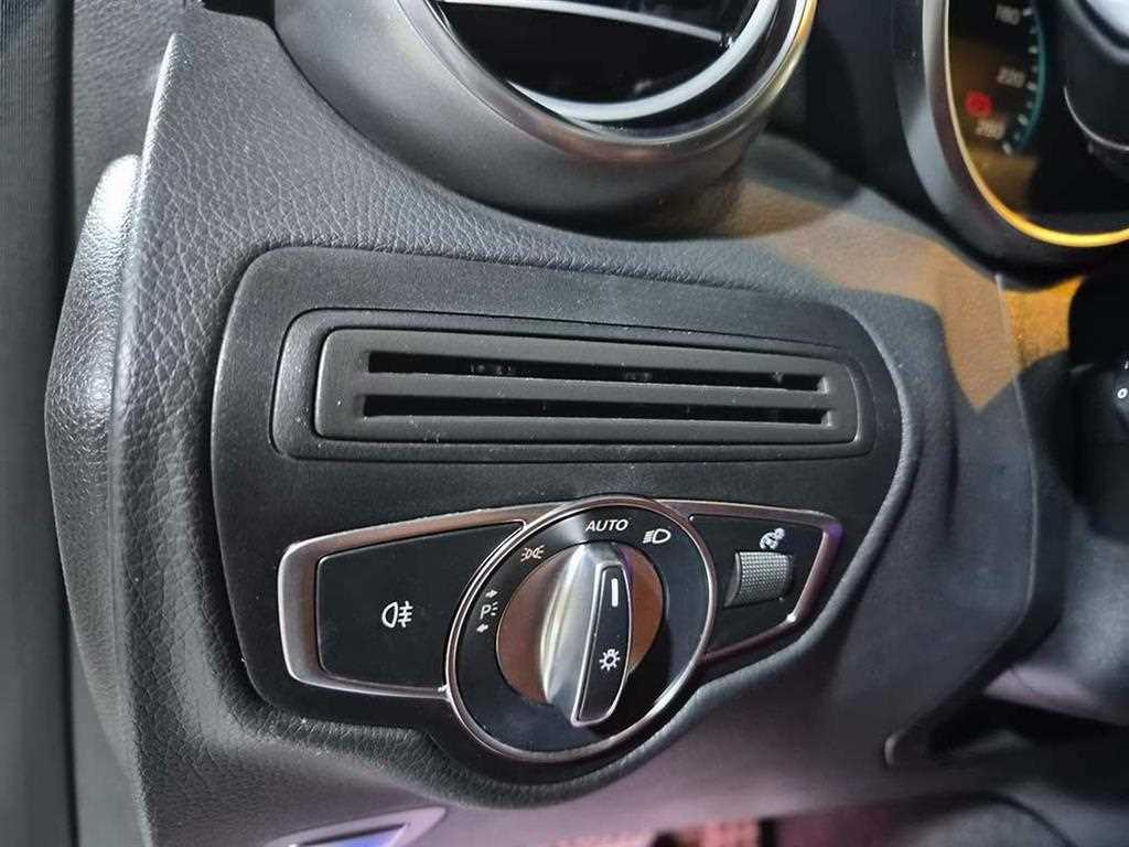 Mercedes Benz GLC Class - Vista 12