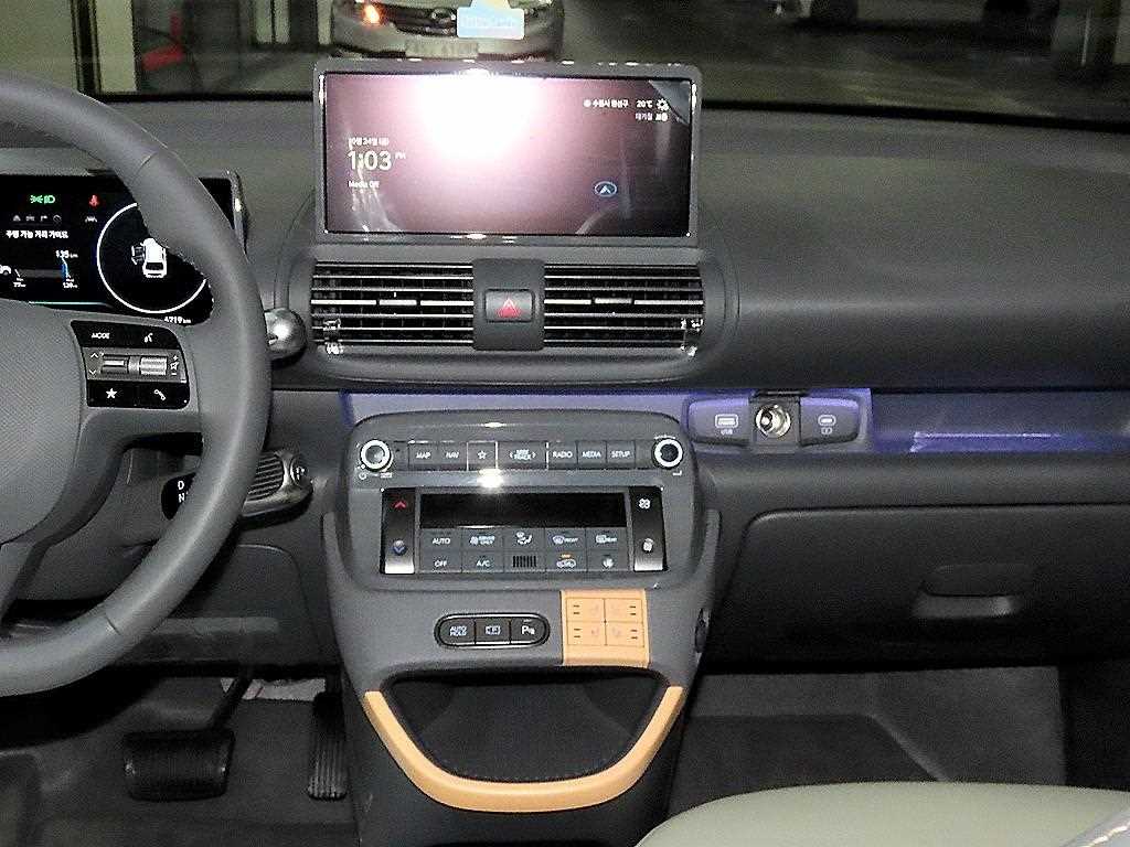 HYUNDAI Casper - Vista 11