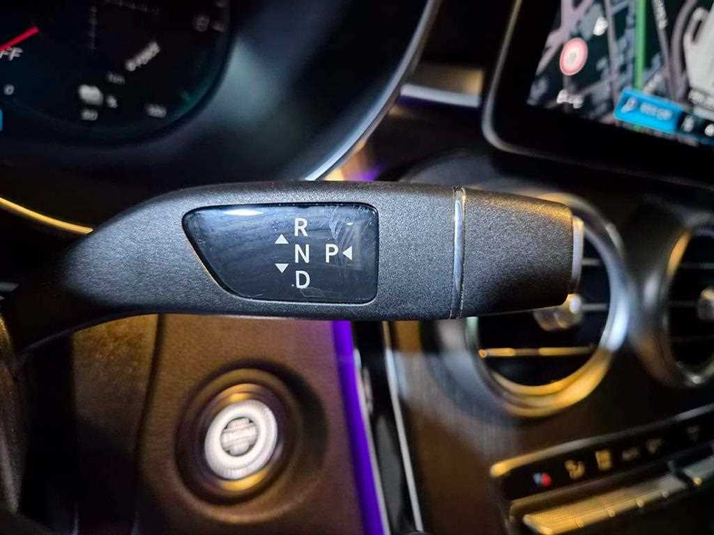 Mercedes Benz GLC Class - Vista 10