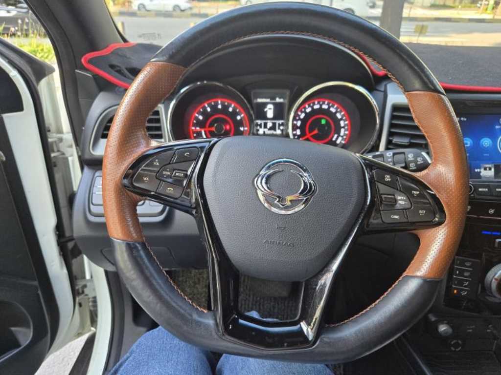 Ssangyong Tivoli - Vista 5