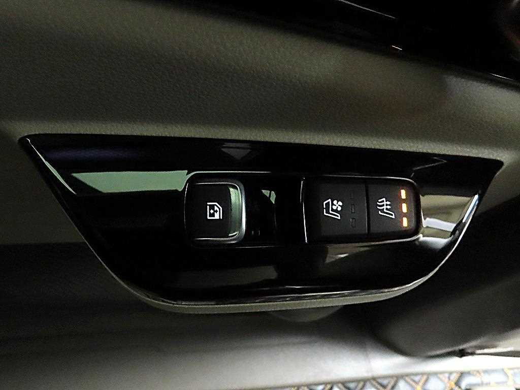 KIA Carnival - Vista 12