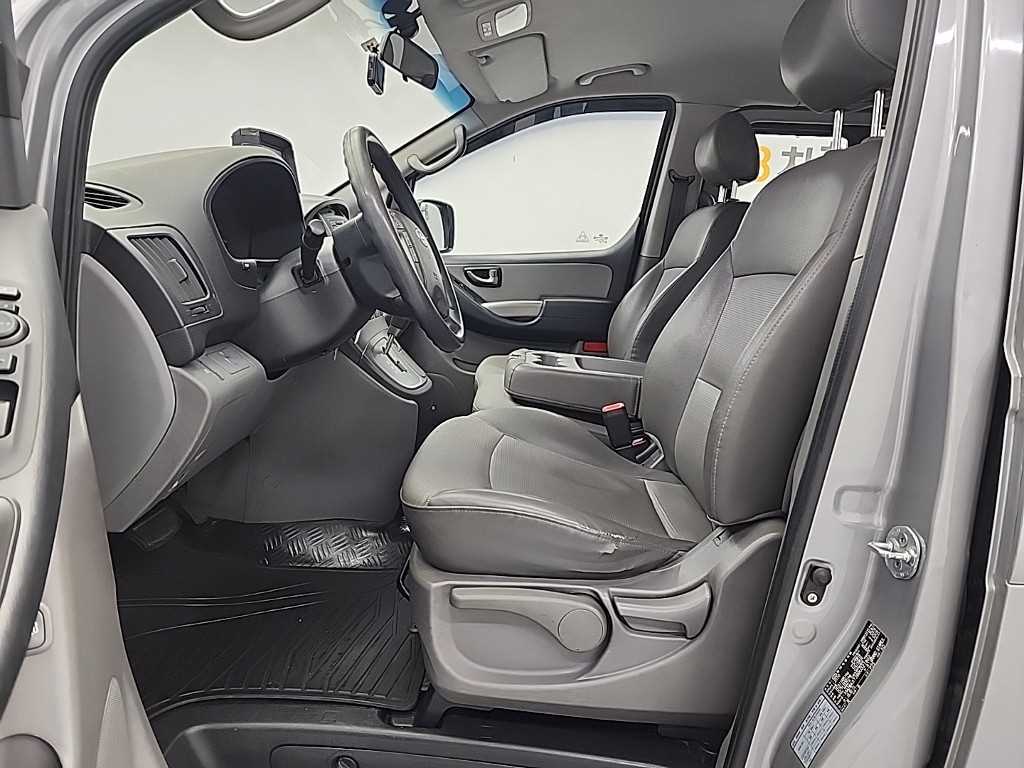 HYUNDAI Starex - Vista 11