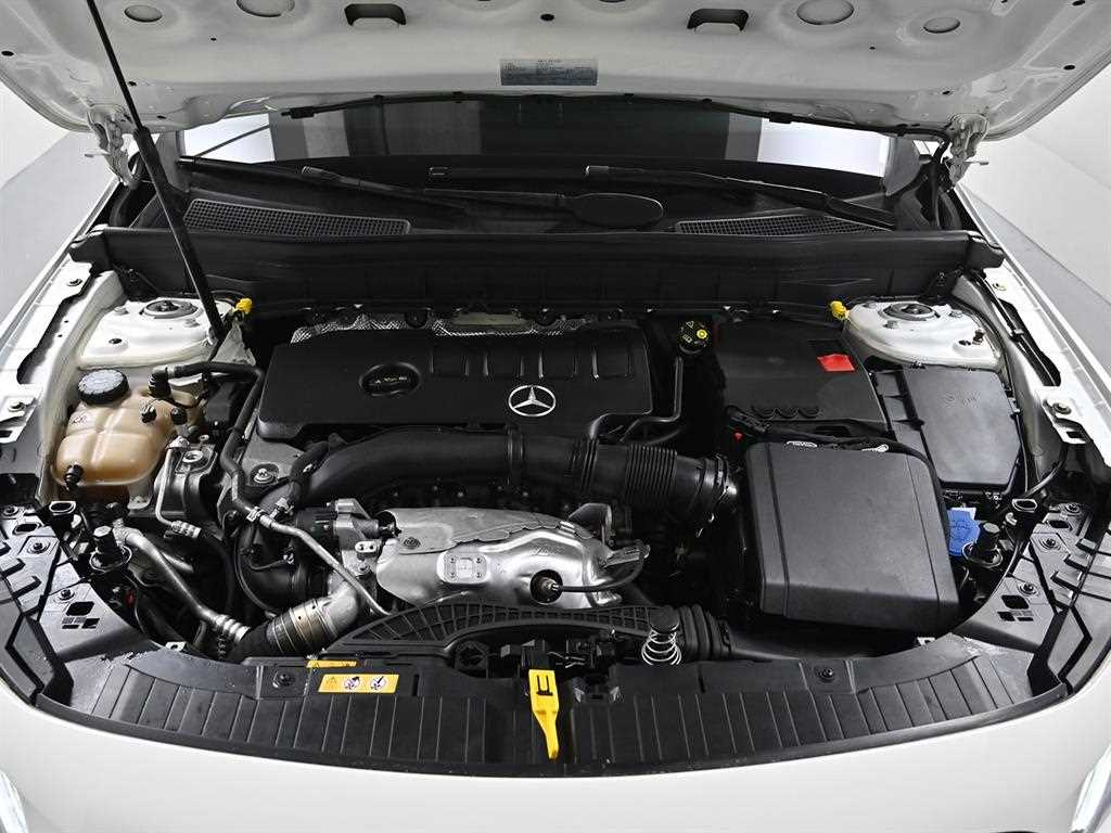 Mercedes Benz GLB Class - Vista 5