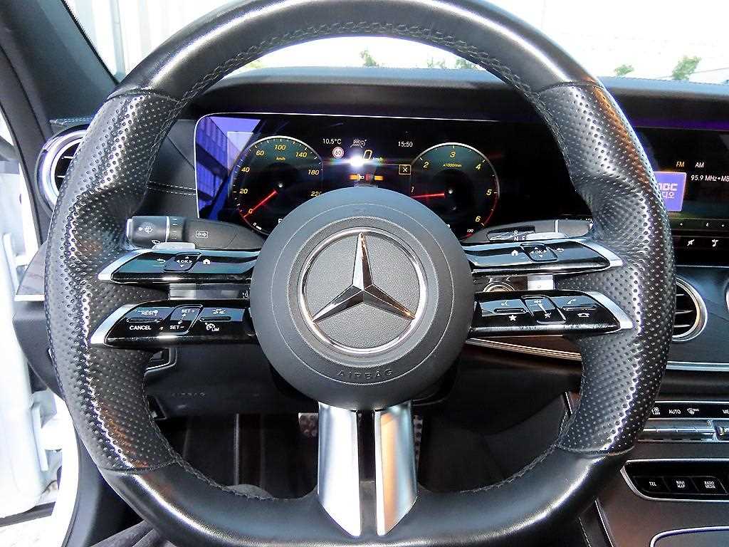 Mercedes Benz E class - Vista 8