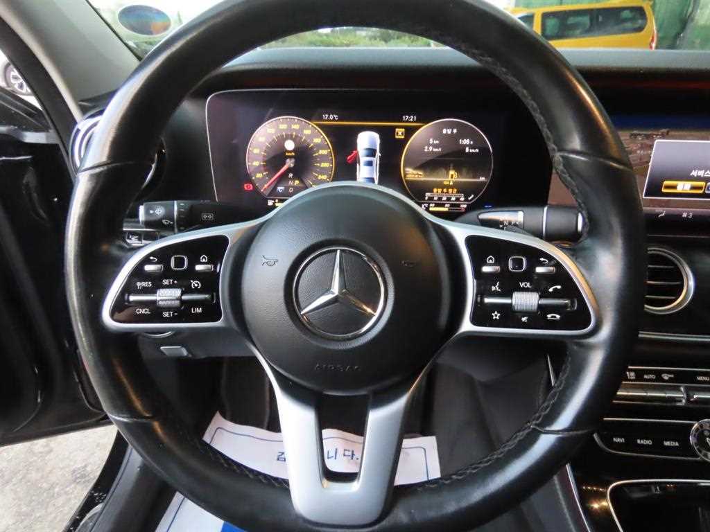 Mercedes Benz E class - Vista 11