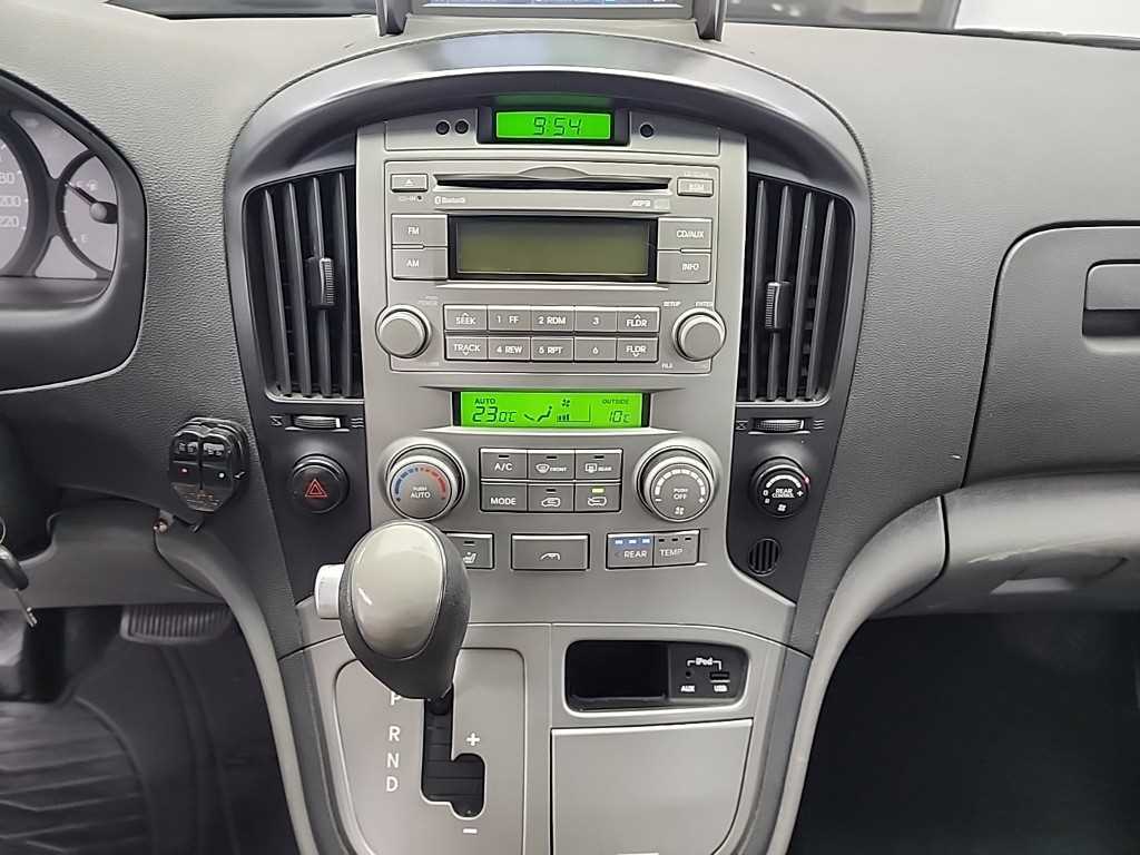 HYUNDAI Starex - Vista 10