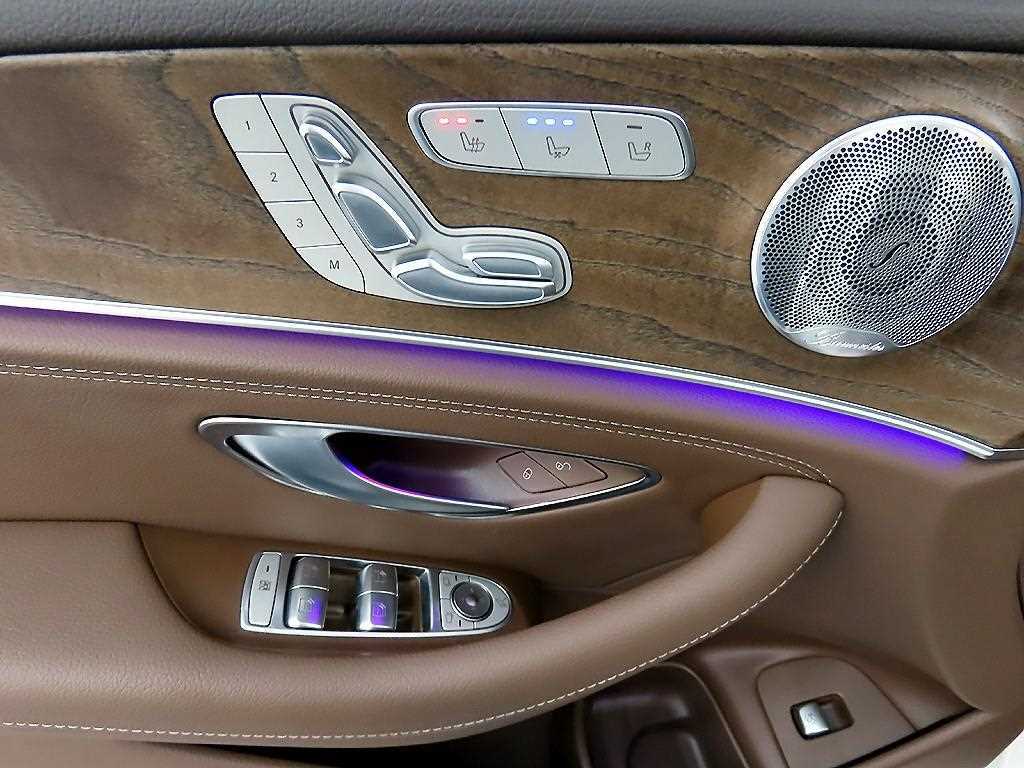 Mercedes Benz E class - Vista 11