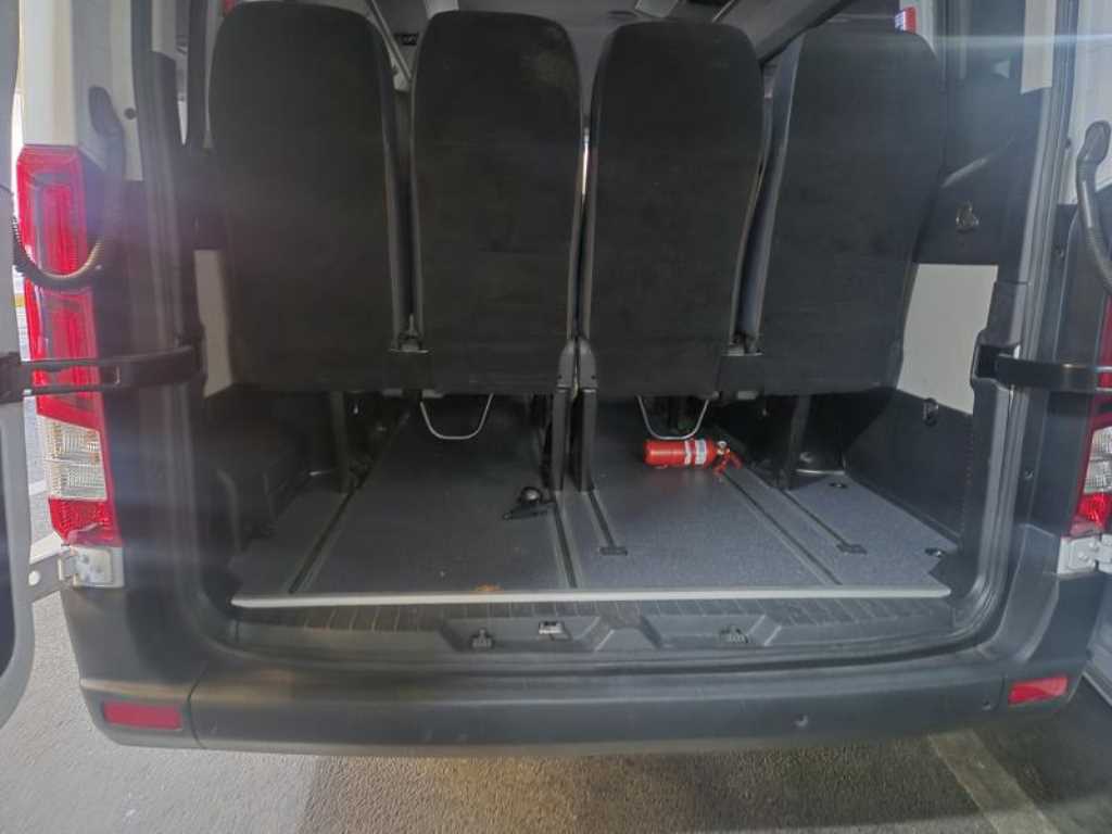 HYUNDAI Solati - Vista 10