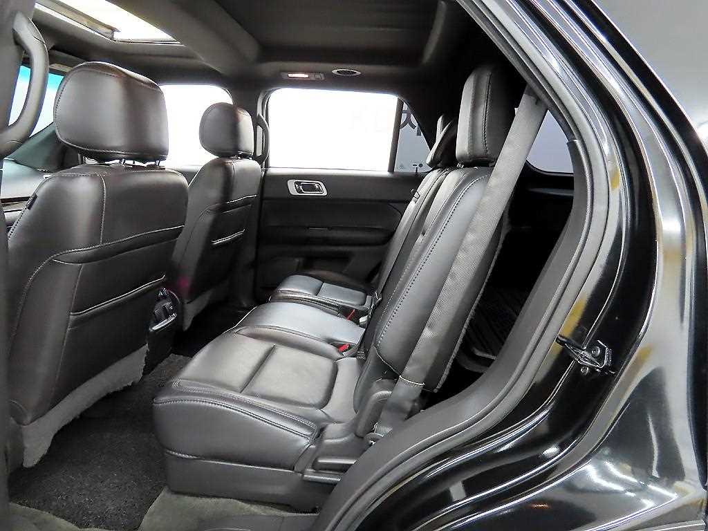 Ford Explorer - Vista 6